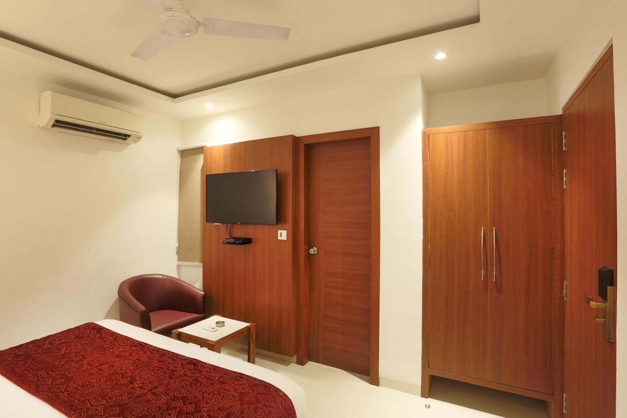 Hotel Arch Suites - Near Aerocity Nowe Delhi Zewnętrze zdjęcie