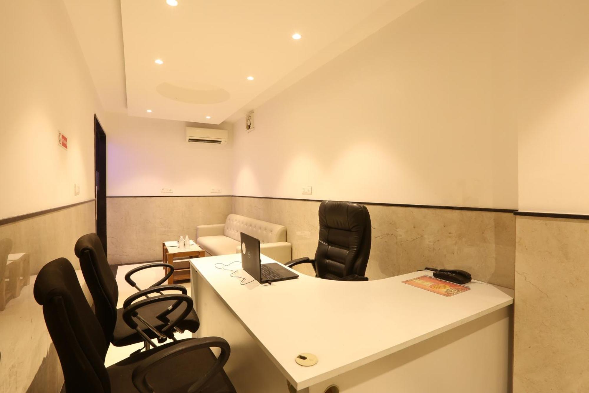 Hotel Arch Suites - Near Aerocity Nowe Delhi Zewnętrze zdjęcie